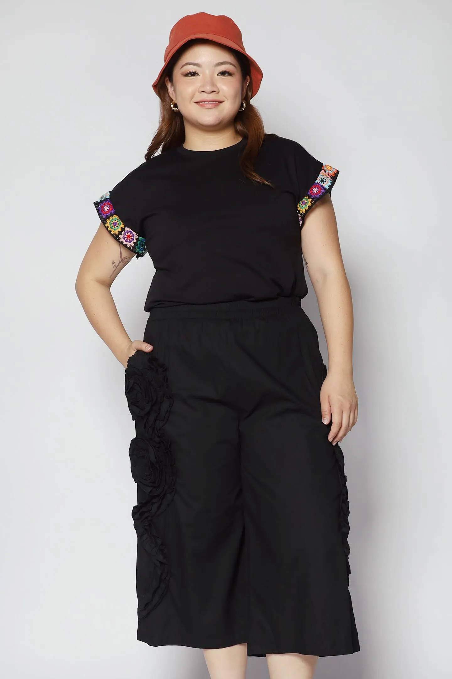 Aly Rosette Culottes Pants in Black