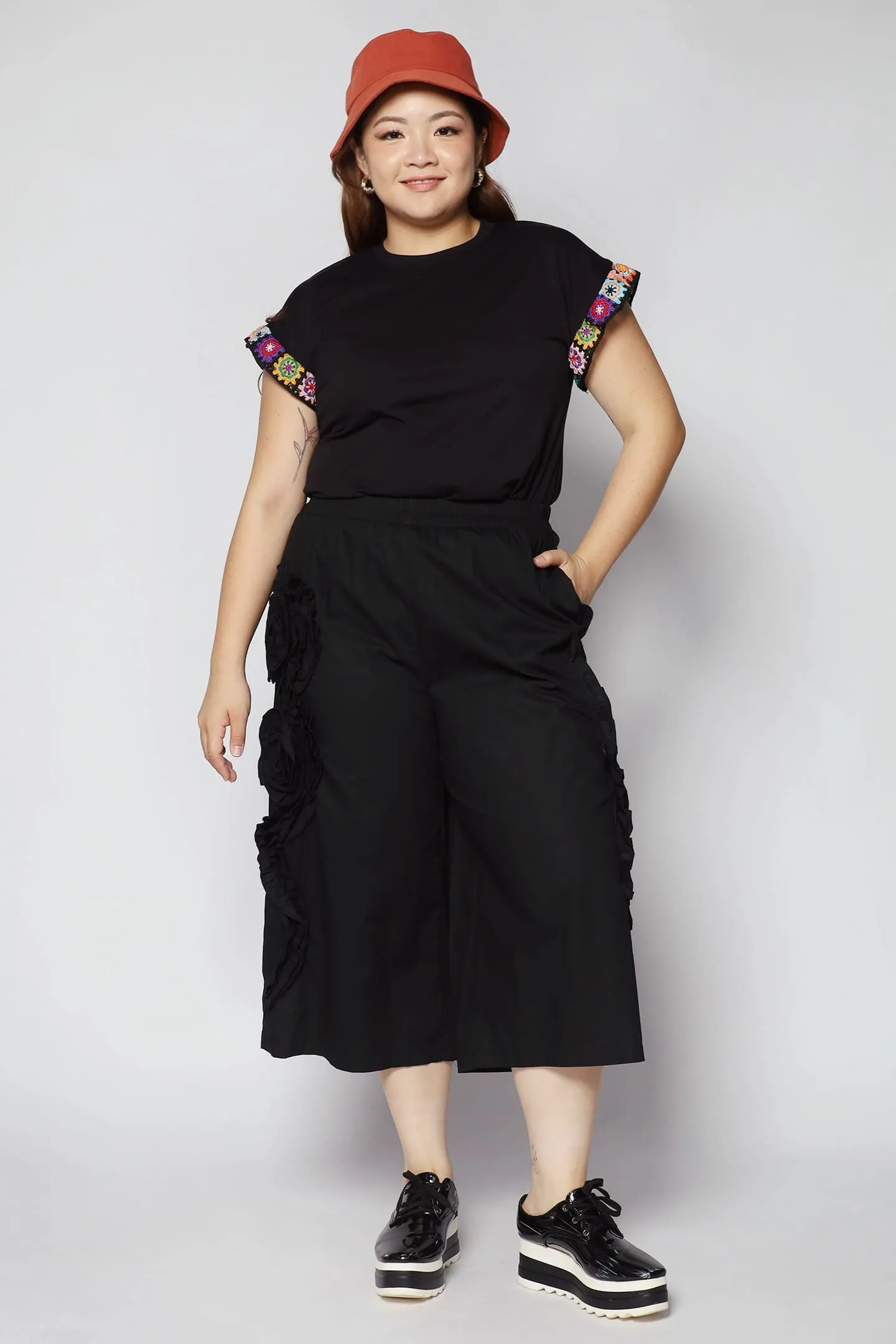 Aly Rosette Culottes Pants in Black