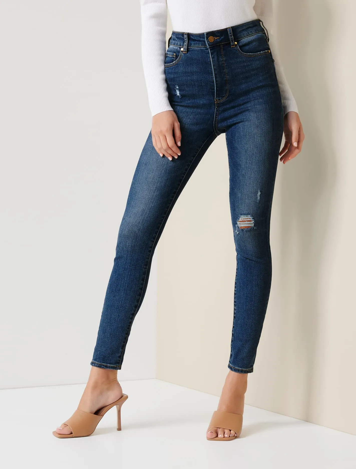 Bella High Rise Sculpting Jean