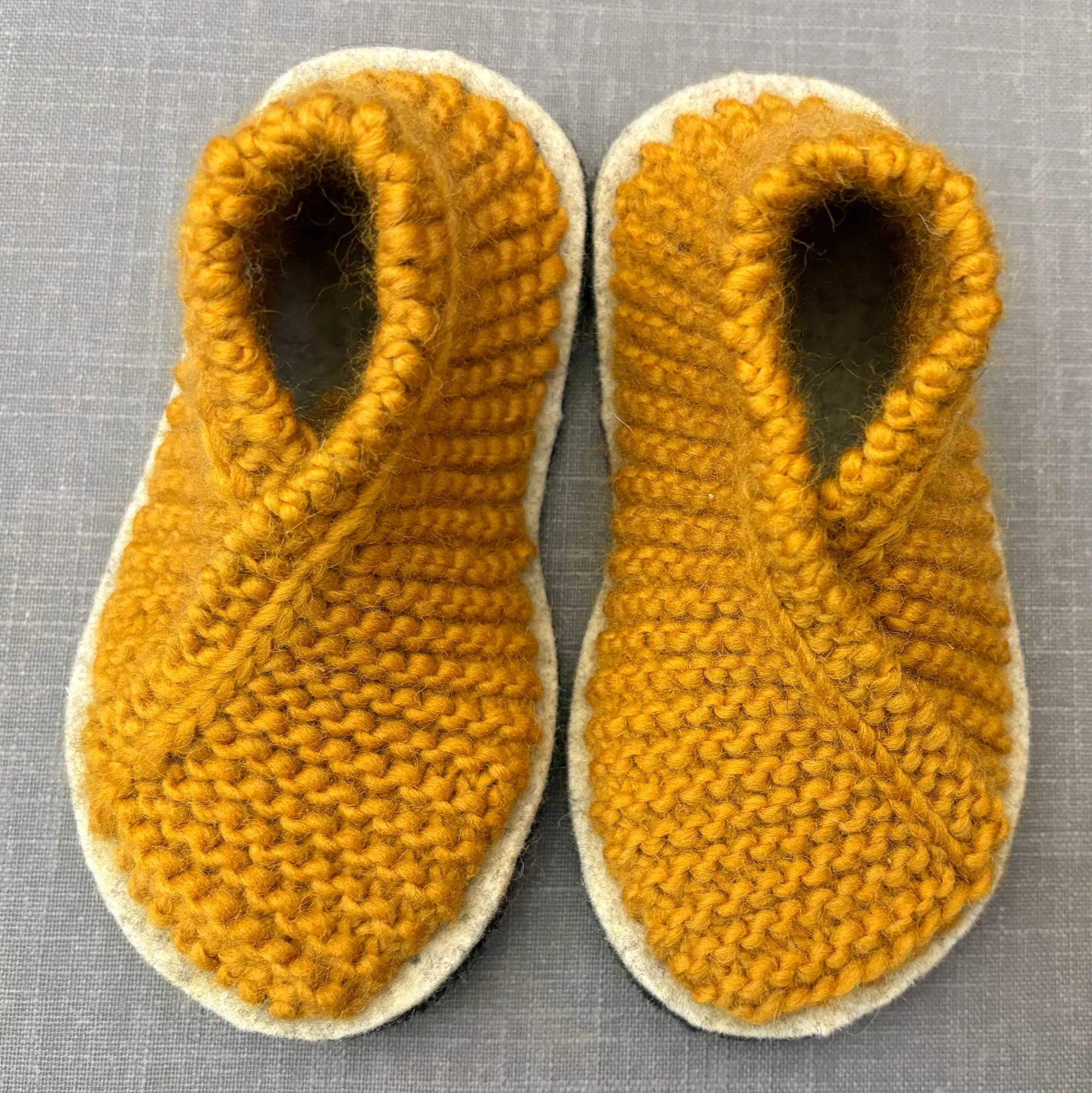 Children's Crossover Slipper Knit Kit in Pure Wool