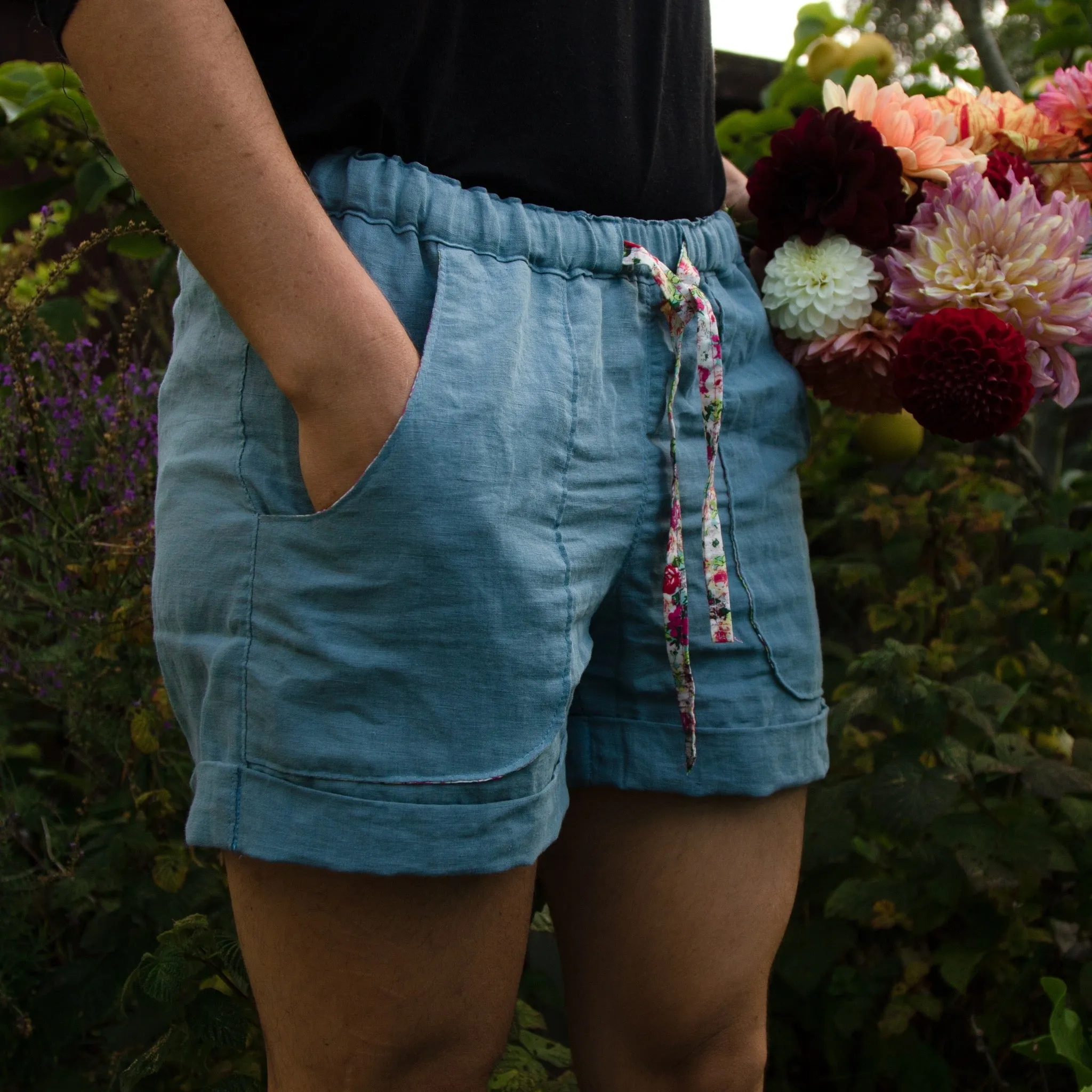 Coastal Cuffed Shorts Sewing Pattern - Women's/Curved Fit