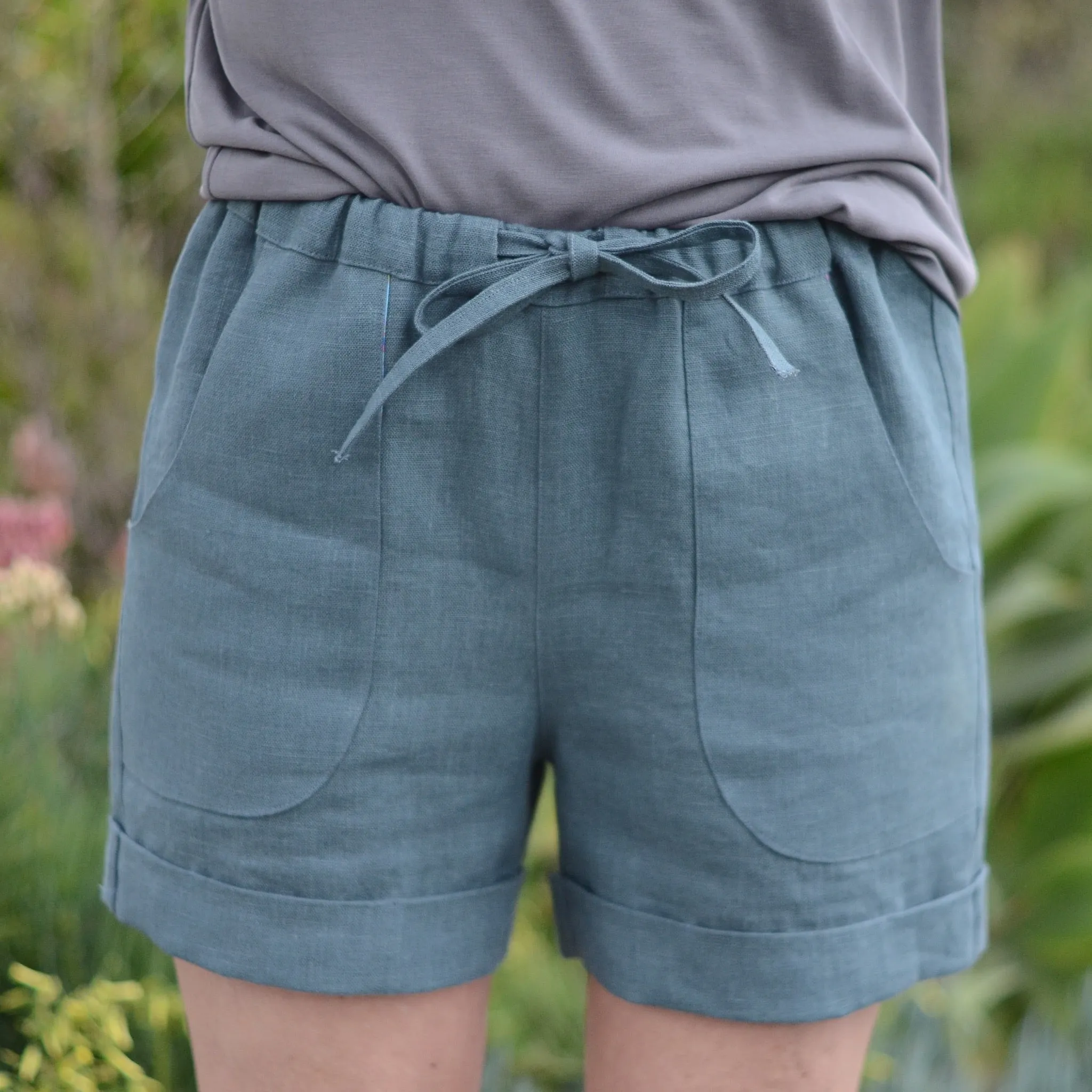 Coastal Cuffed Shorts Sewing Pattern - Women's/Curved Fit