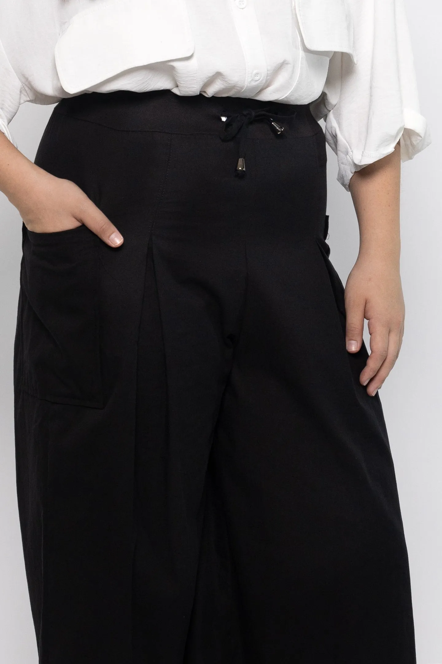 Colson Pants in Black