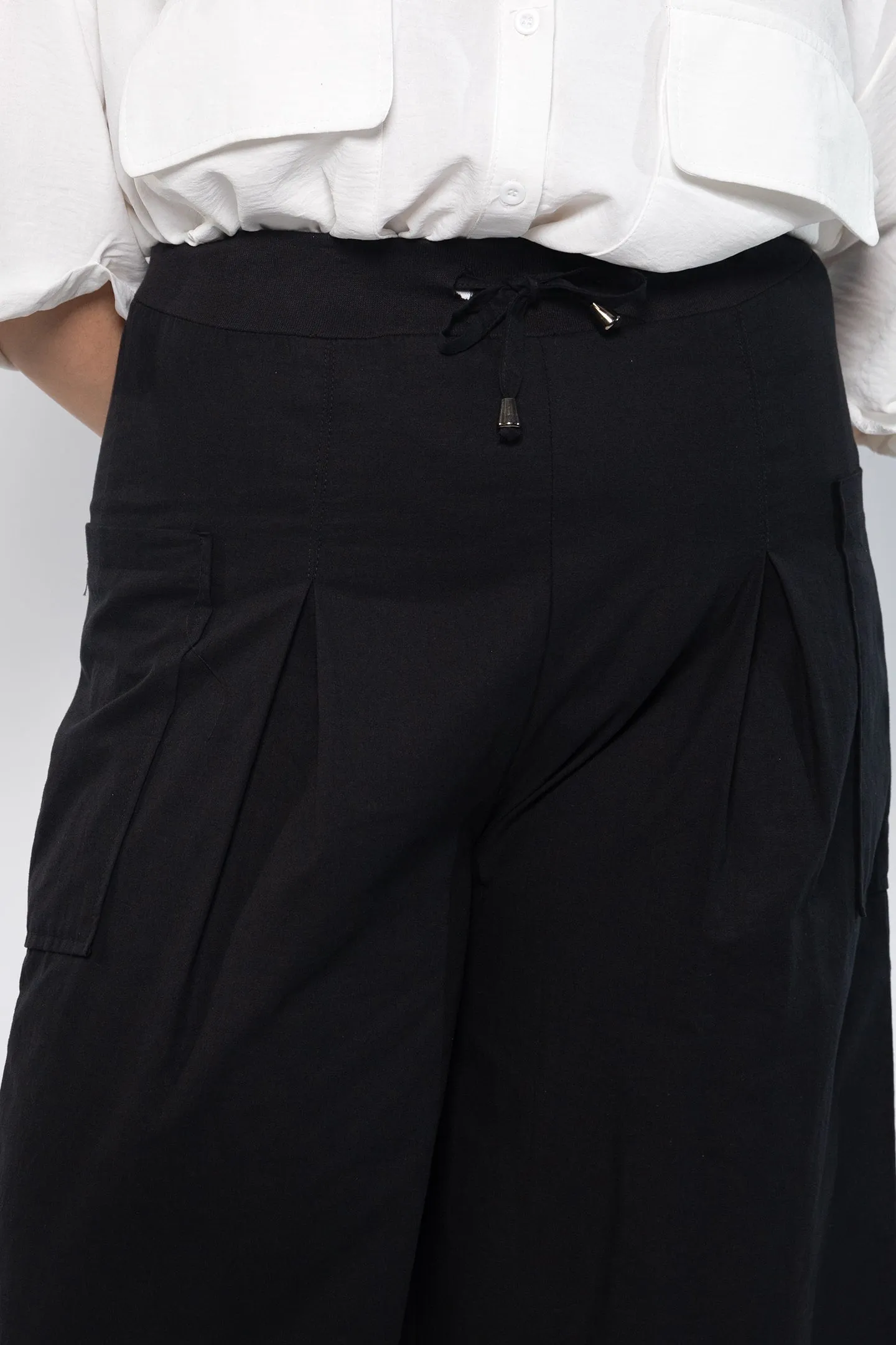 Colson Pants in Black