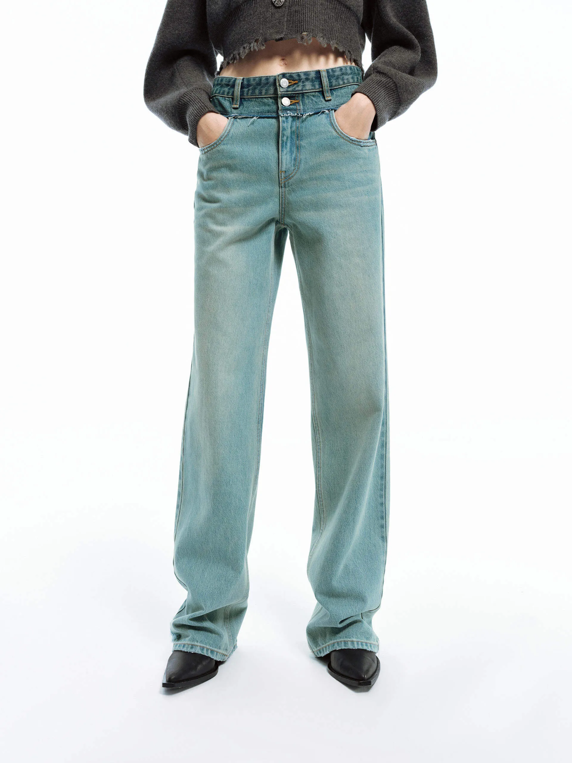 Frayed Seam Straight Jeans