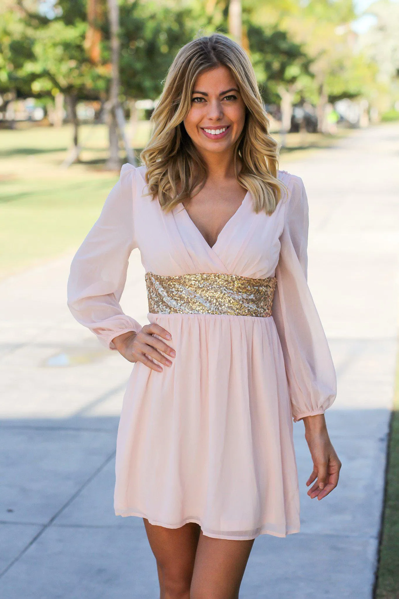 Light Pink Short Dress with Sequined Waist