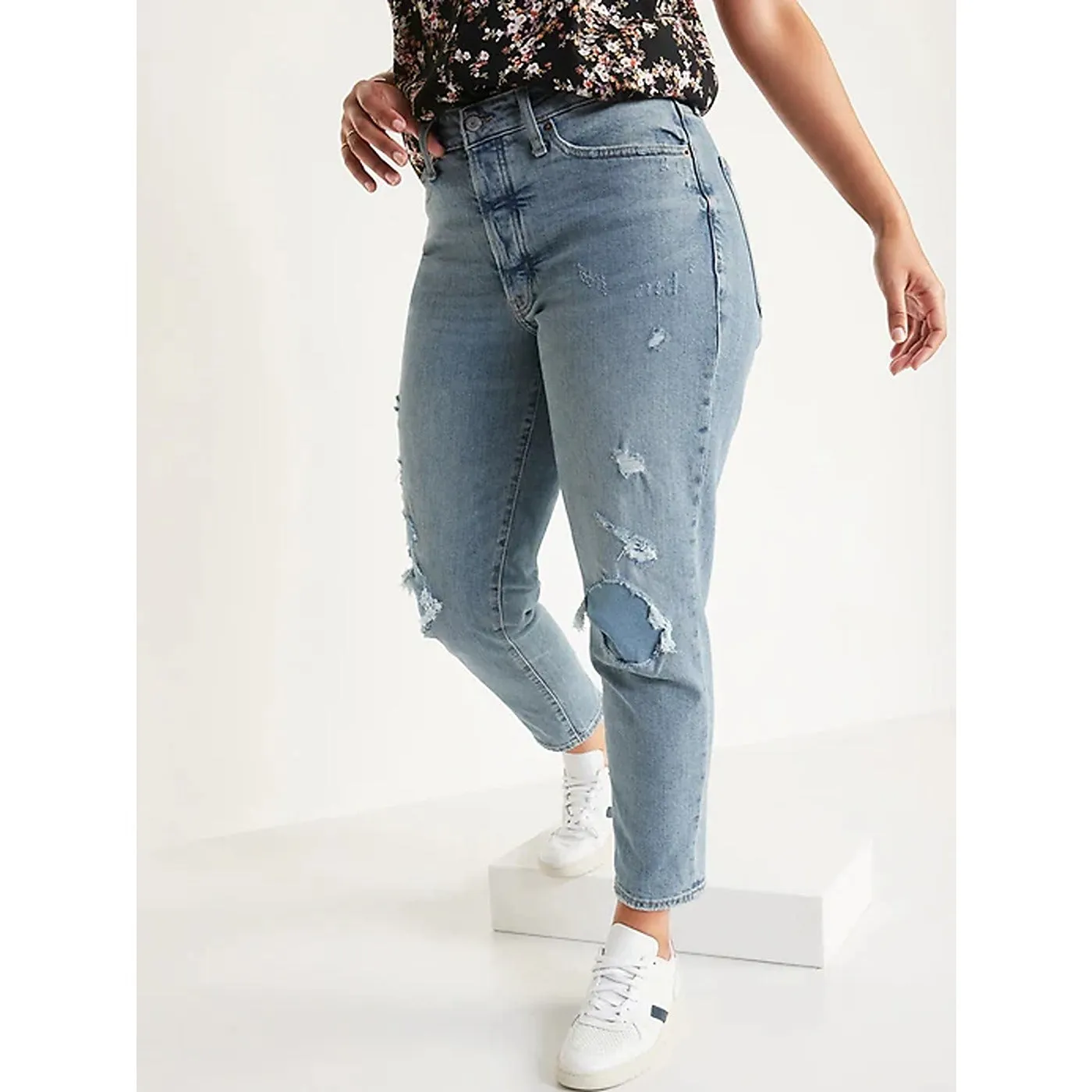 ON Curvy Button Fly Ripped Jeans