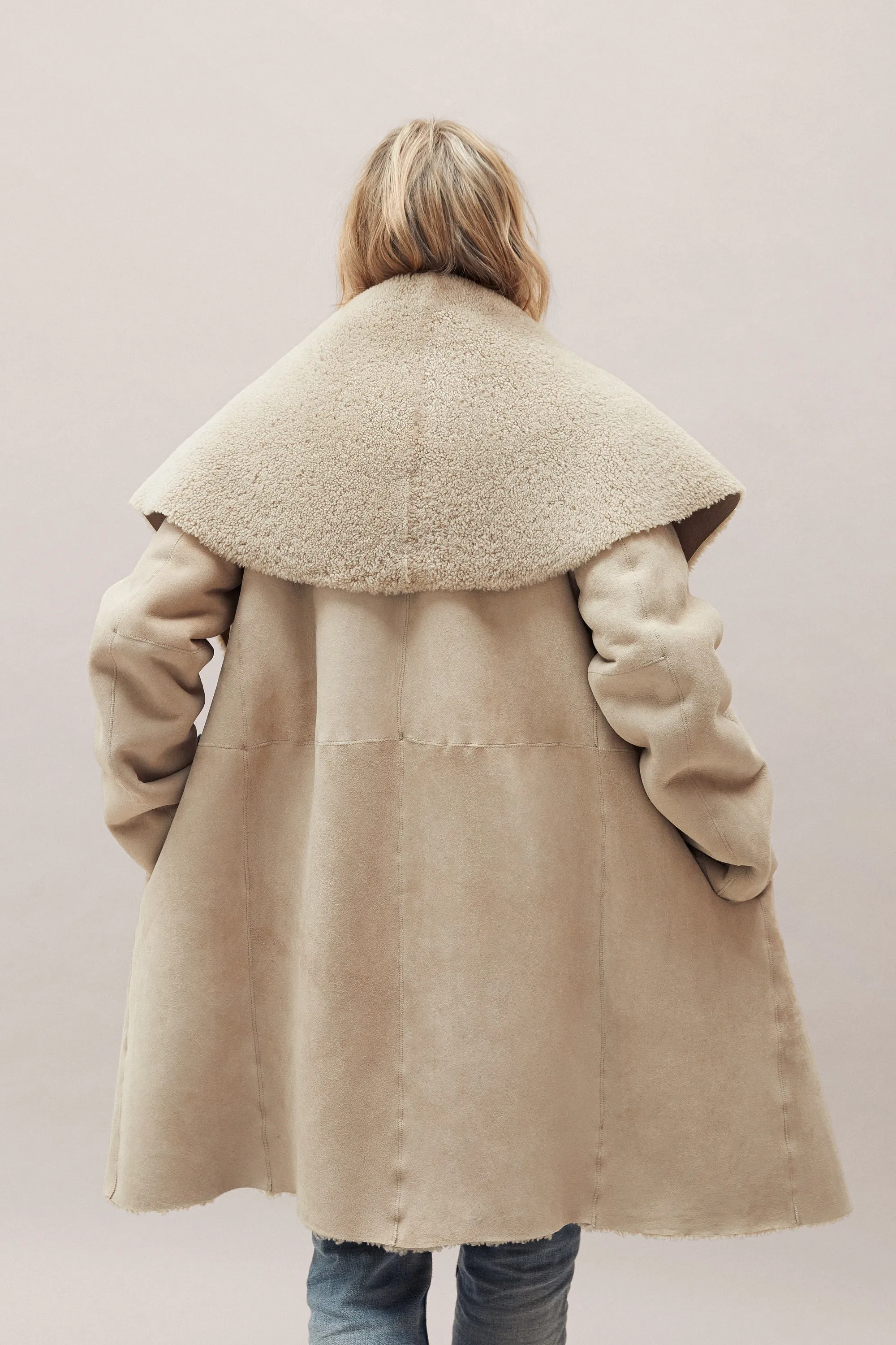 Stone Large Collar Shearling Coat