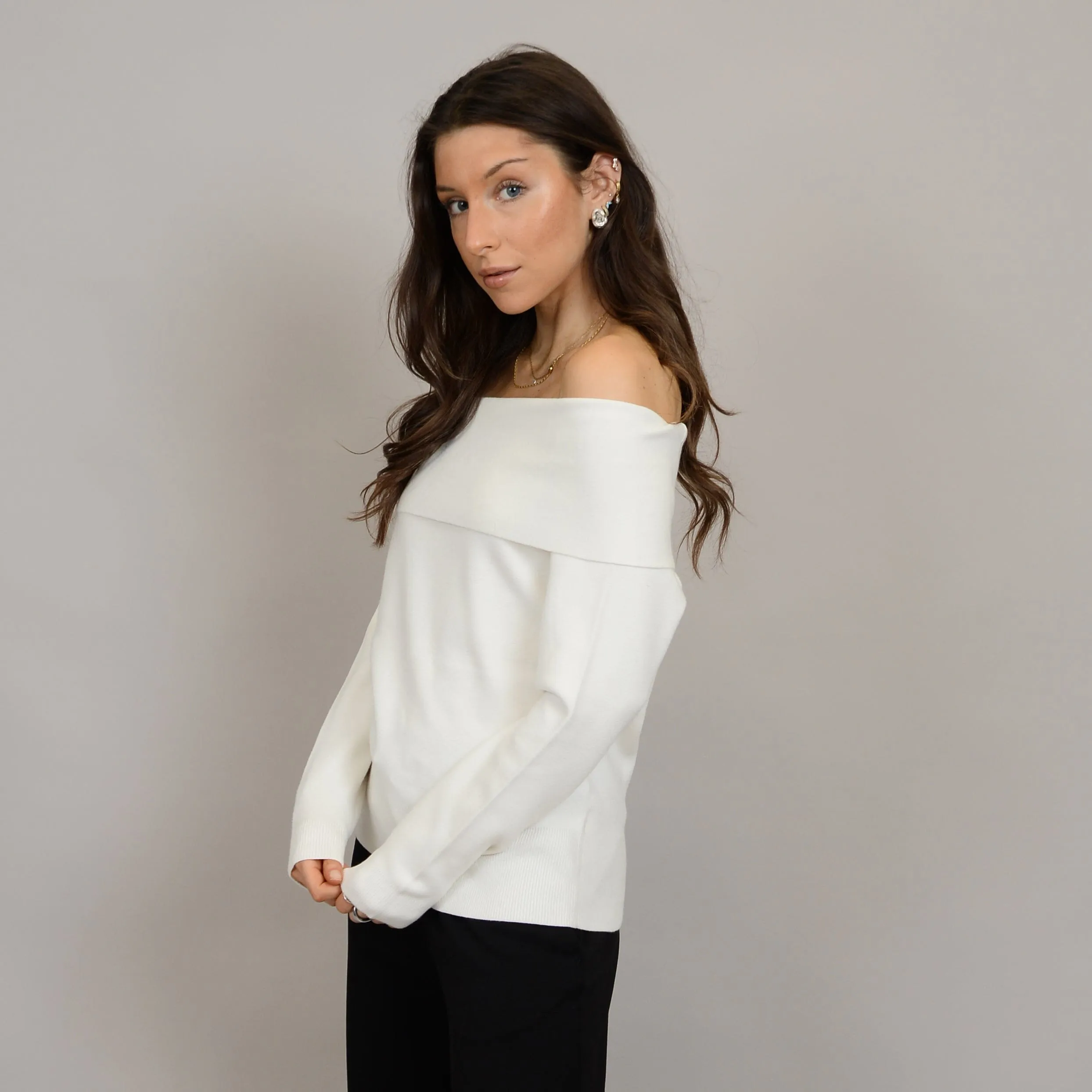 TIMELESS OATMEAL OFF SHOULDER TOP