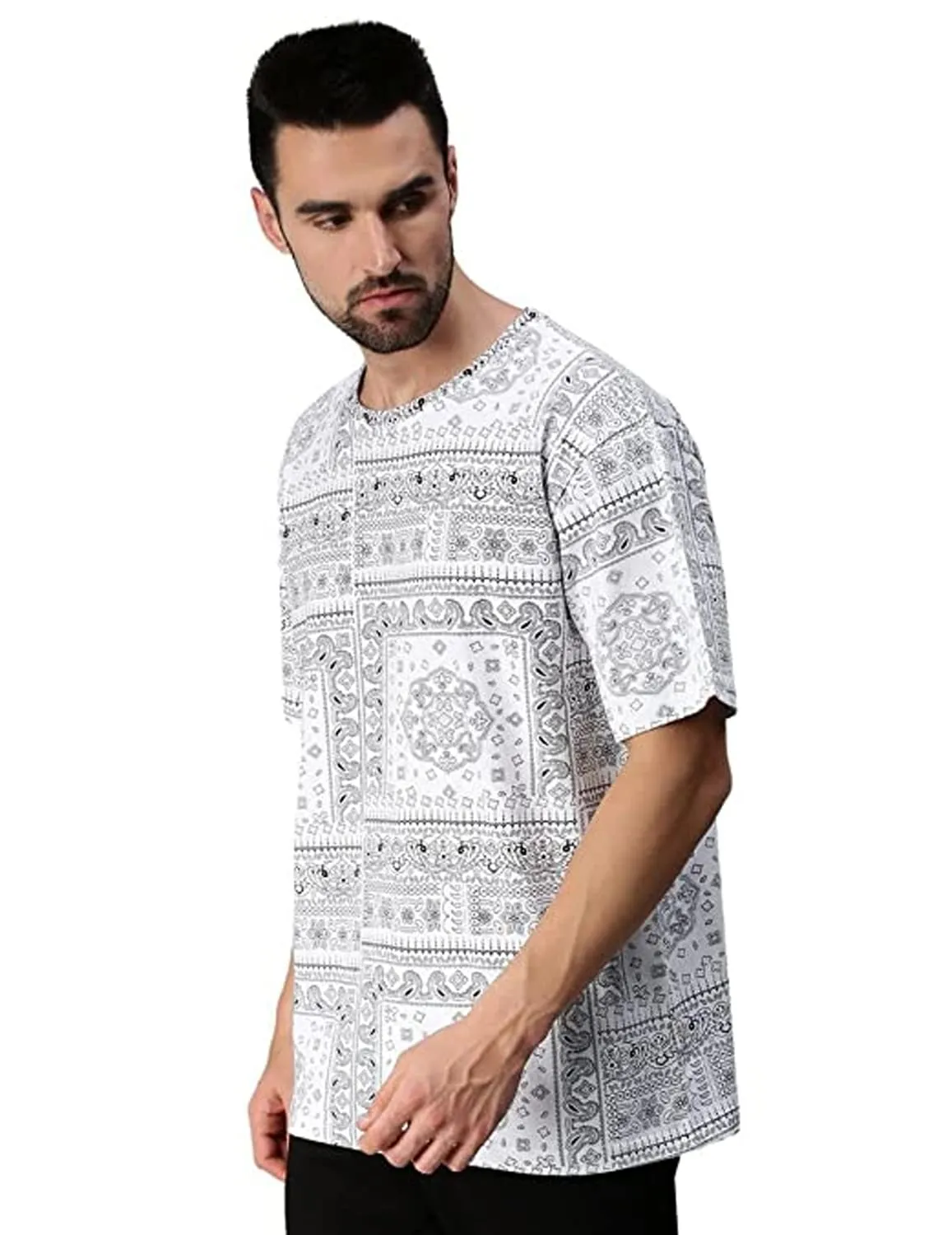 Veirdo® Oversized Loose Fit Relaxed Wide Fit Cotton Paisley Half Sleeves White Colour T-Shirt for Mens & Boys, Attractive Stylish Bandana Print Designed T Shirts for Men & Boys