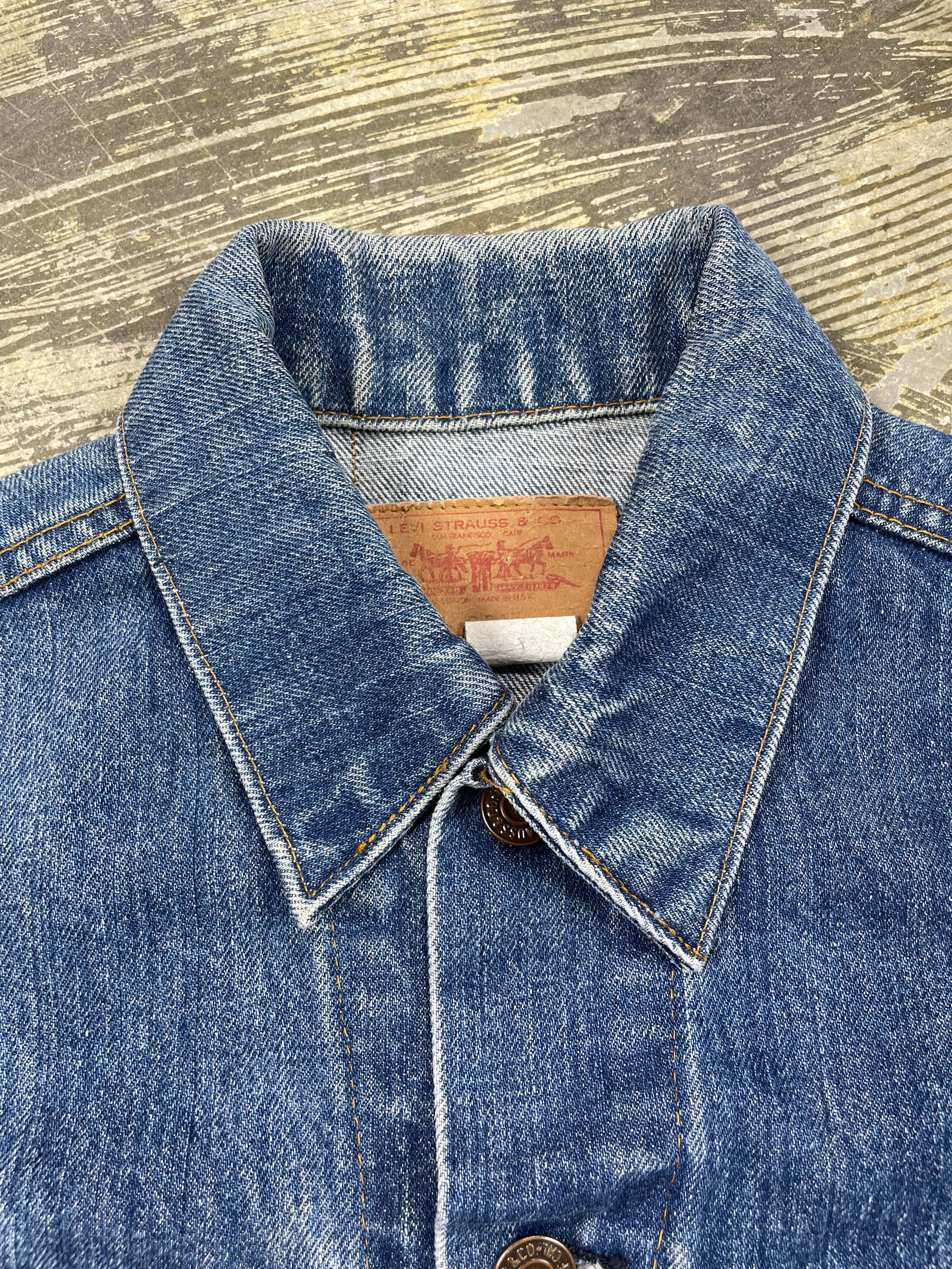 Vintage 1970's Levi 2-Pocket Butterfly USA Indigo Denim Jacket (JYJ-138)